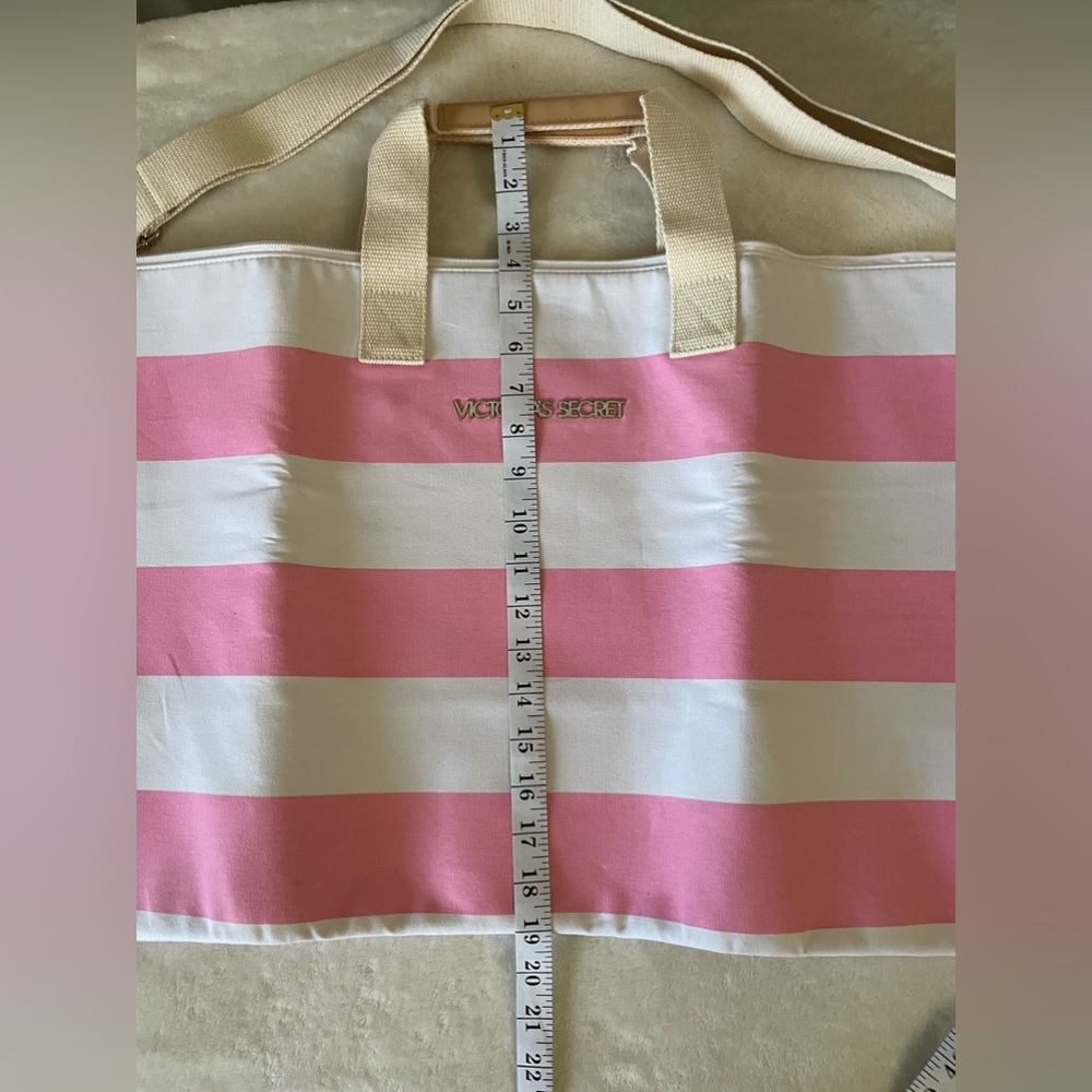 NWOT Victoria’s Secret Canvas Zipper Duffel Bag Pink/Cream Stripes - Picture 6 of 13